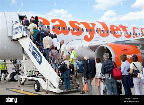 easyjet flight boarding.